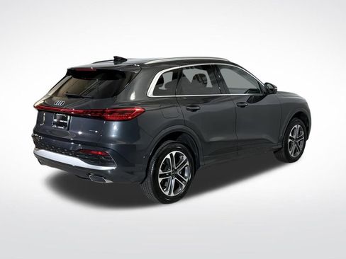 Used 2025 Audi Q5 Premium w/ Convenience Package image 10