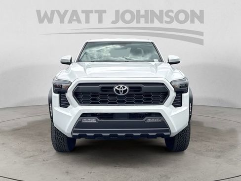 Used 2025 Toyota Tacoma TRD Off-Road AWD/4WD image 8