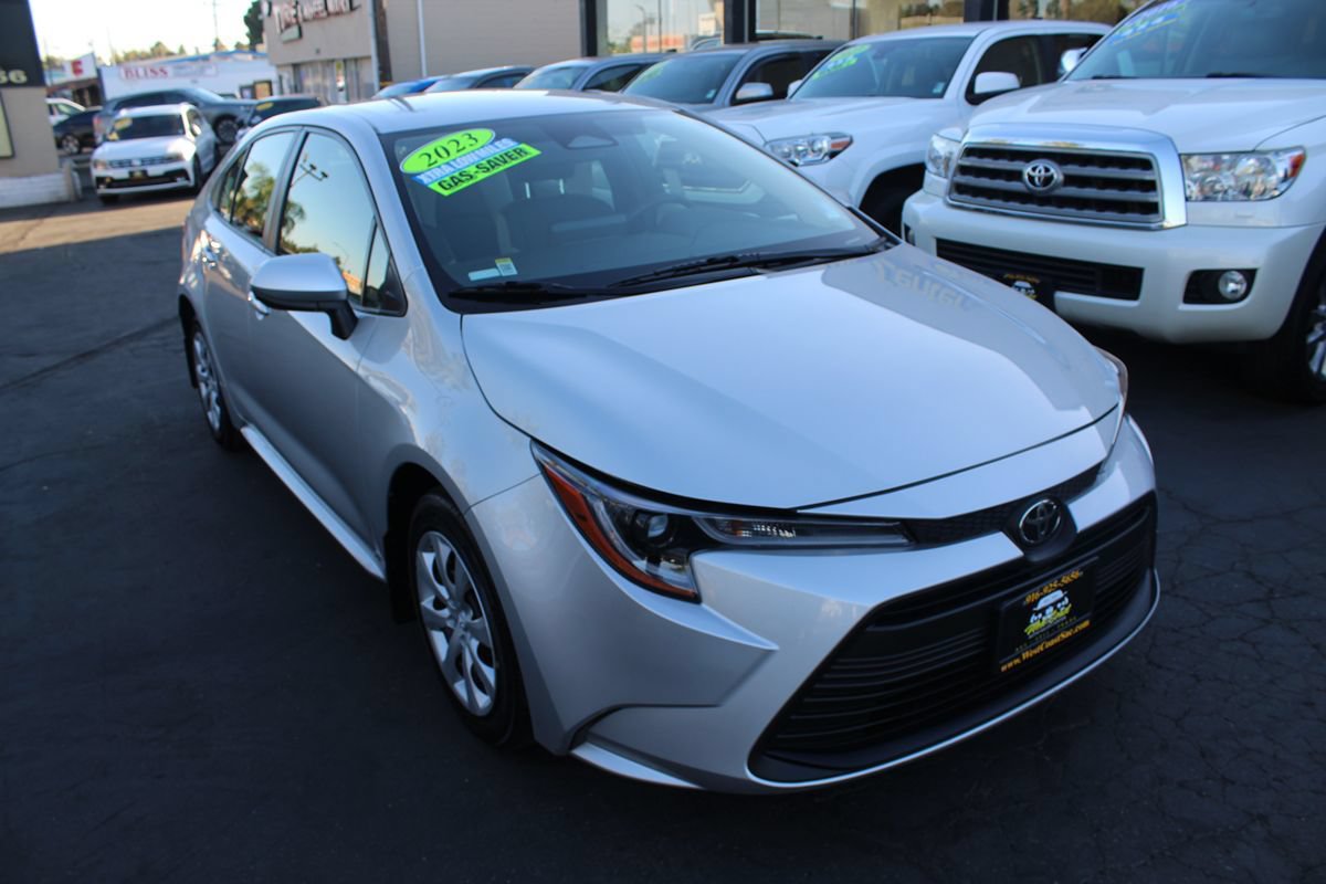 Used 2023 Toyota Corolla LE w/ Carpet Mat Package (TMS) FWD image 8