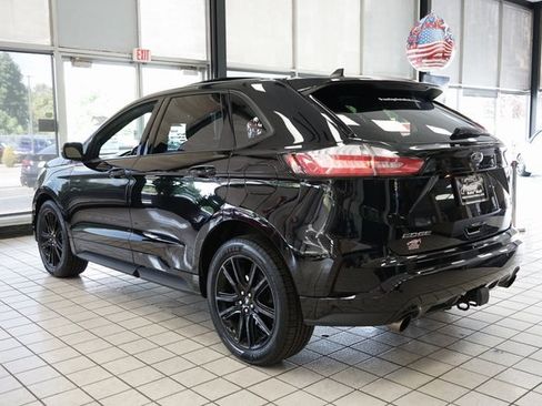 Used 2020 Ford Edge ST-Line w/ Cold Weather Package image 4