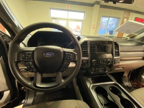 Used 2017 Ford F250 XLT w/ XLT Value Package image 27