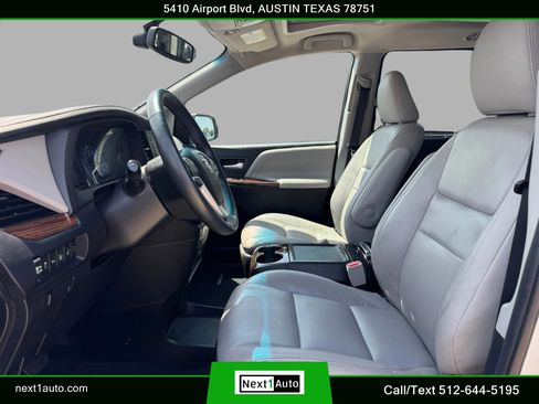 Used 2016 Toyota Sienna Limited Premium FWD image 19