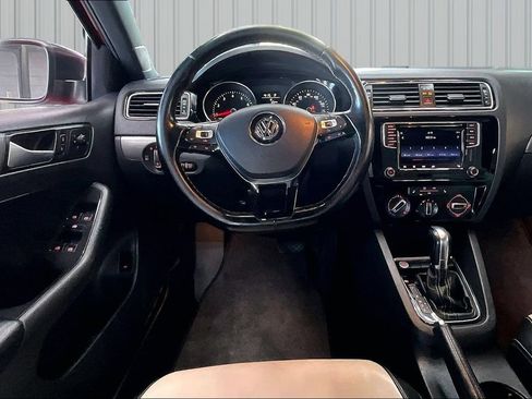 Used 2017 Volkswagen Jetta Sport FWD image 8