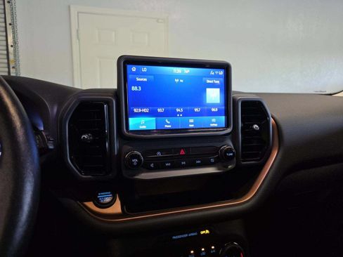 Used 2022 Ford Bronco Sport Outer Banks w/ Tech Package AWD/4WD image 5
