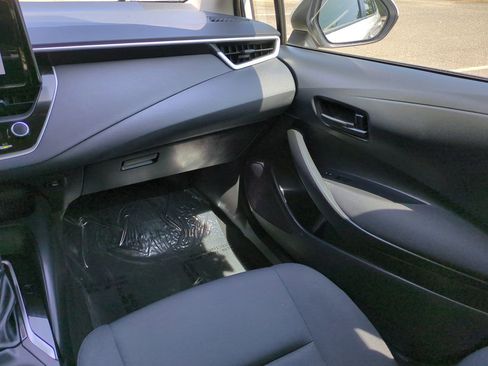Used 2024 Toyota Corolla LE FWD image 16
