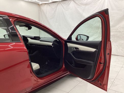 Used 2019 MAZDA MAZDA3 AWD Sedan w/ Premium Package image 17