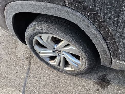 Certified 2023 Volkswagen Atlas SE image 8