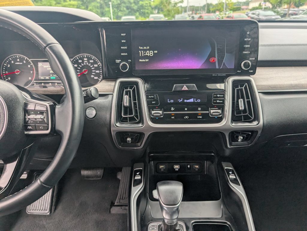 Used 2023 Kia Sorento S w/ Panoramic Sunroof Package AWD/4WD image 18