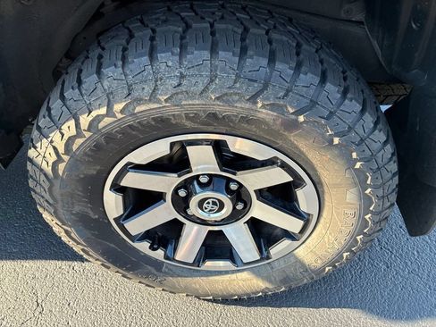 Used 2023 Toyota 4Runner TRD Off-Road Premium w/ Moonroof Package AWD/4WD image 11