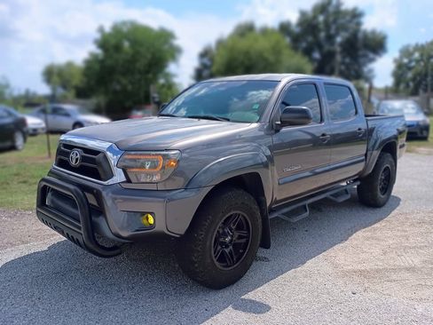Used 2012 Toyota Tacoma PreRunner w/ TRD Off-Road Pkg RWD image 2