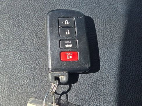 Used 2016 Toyota Avalon Touring image 25