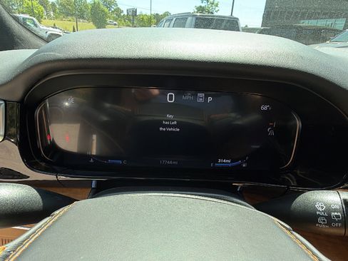 Used 2024 Jeep Grand Wagoneer L Series III w/ Rear Seat Video Group 1 image 34