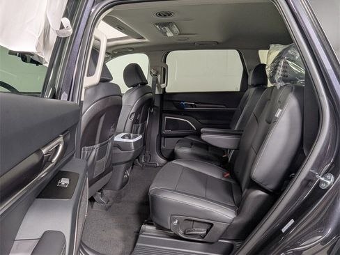 New 2025 Kia Telluride S image 24