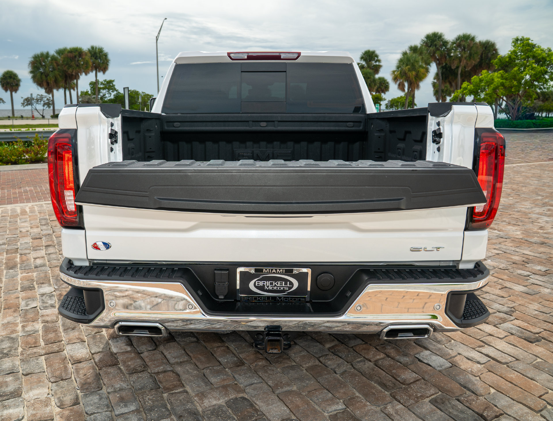 Used 2025 GMC Sierra 1500 SLT w/ SLT Premium Plus Package AWD/4WD image 29