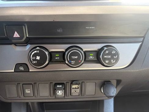 Used 2019 Toyota Tacoma SR5 RWD image 10