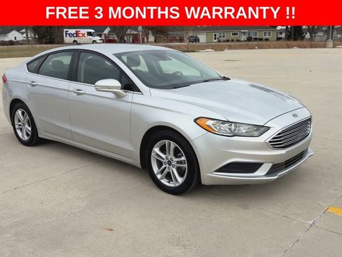 Used 2018 Ford Fusion SE image 2