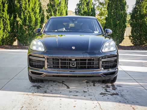 Used 2021 Porsche Cayenne Turbo S image 3
