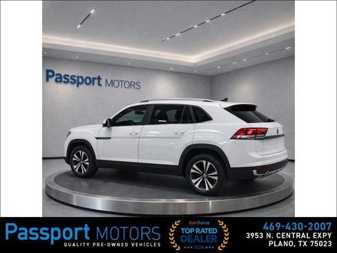 Used 2024 Volkswagen Atlas Cross Sport SE FWD image 6
