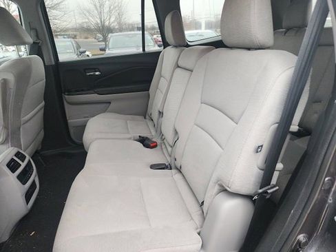 Used 2017 Honda Pilot EX image 13