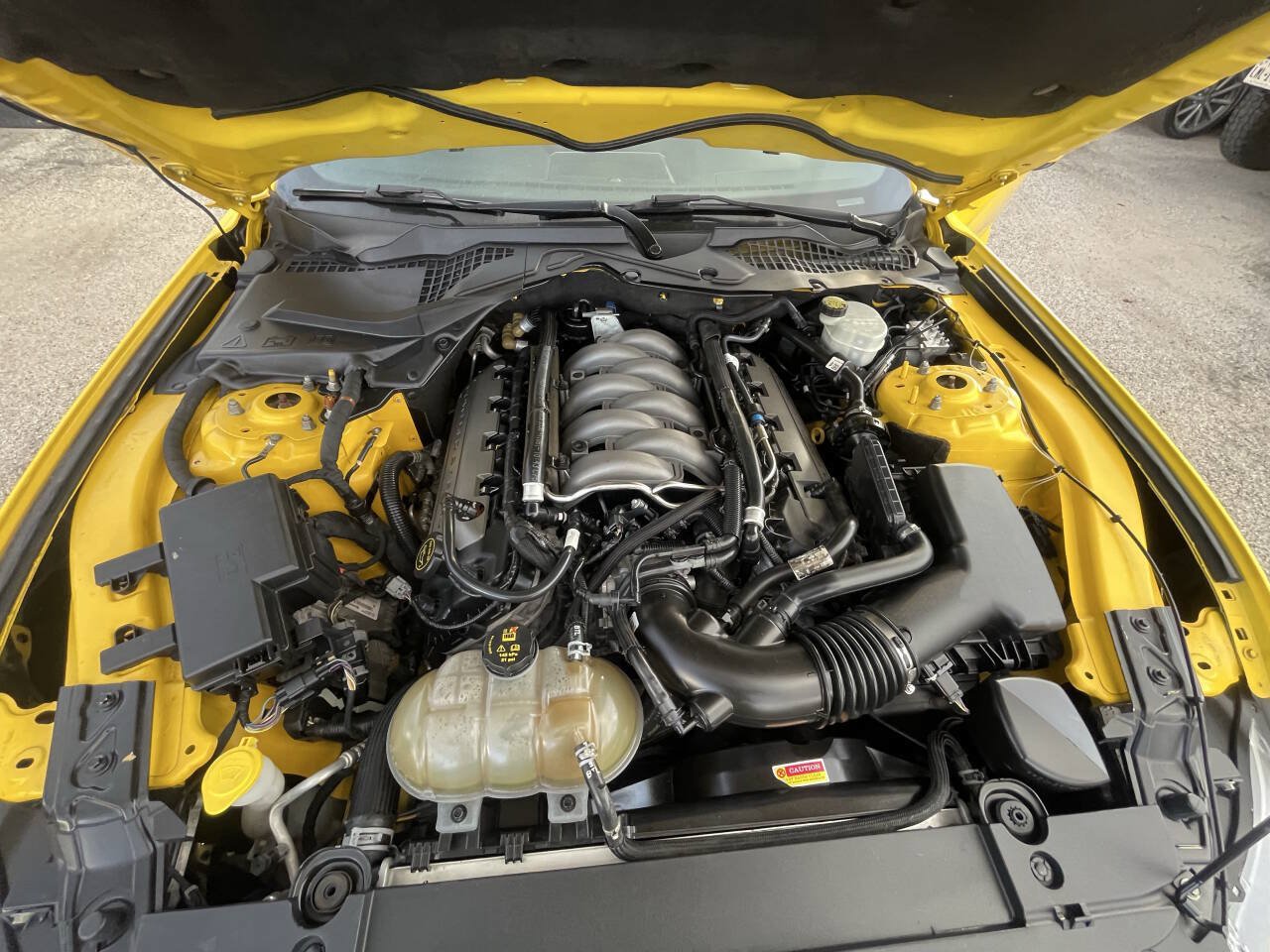 Used 2017 Ford Mustang GT RWD image 15