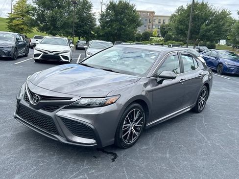 Used 2023 Toyota Camry SE FWD image 8