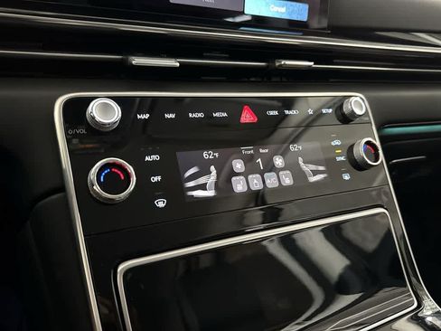 Used 2025 Genesis GV80 2.5T Standard AWD/4WD image 19
