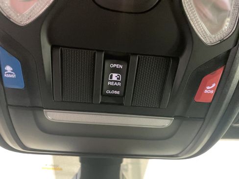 Used 2023 RAM 1500 Big Horn AWD/4WD image 12