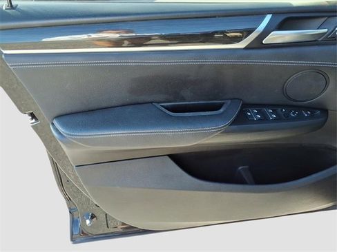 Used 2017 BMW X3 xDrive28i image 13