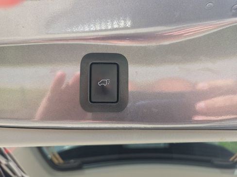 Used 2019 Toyota Highlander XLE image 42