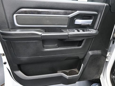 Used 2024 RAM 2500 Big Horn AWD/4WD image 9