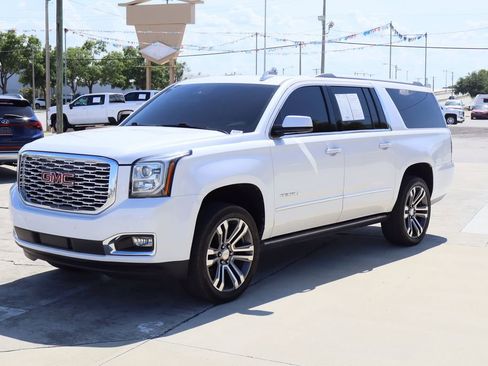 Used 2018 GMC Yukon XL Denali w/ Denali Ultimate Package AWD/4WD image 5