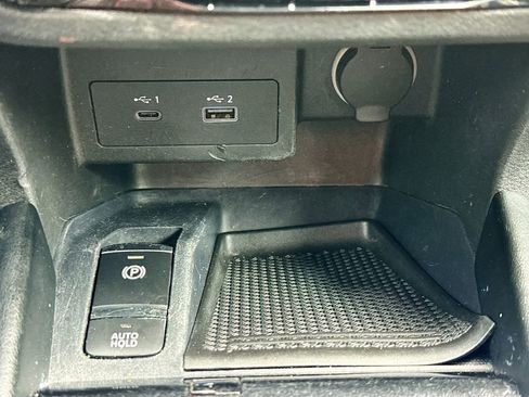 Certified 2024 Nissan Kicks SR FWD image 19