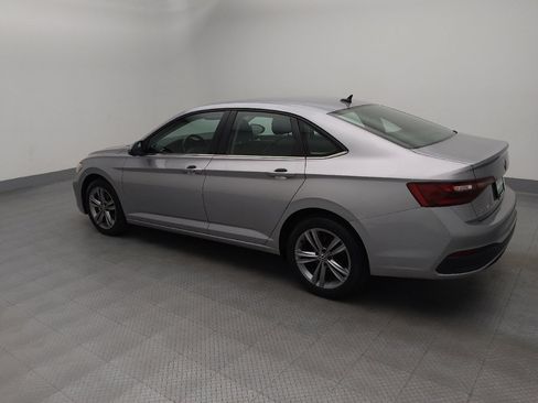 Used 2024 Volkswagen Jetta SE FWD image 3