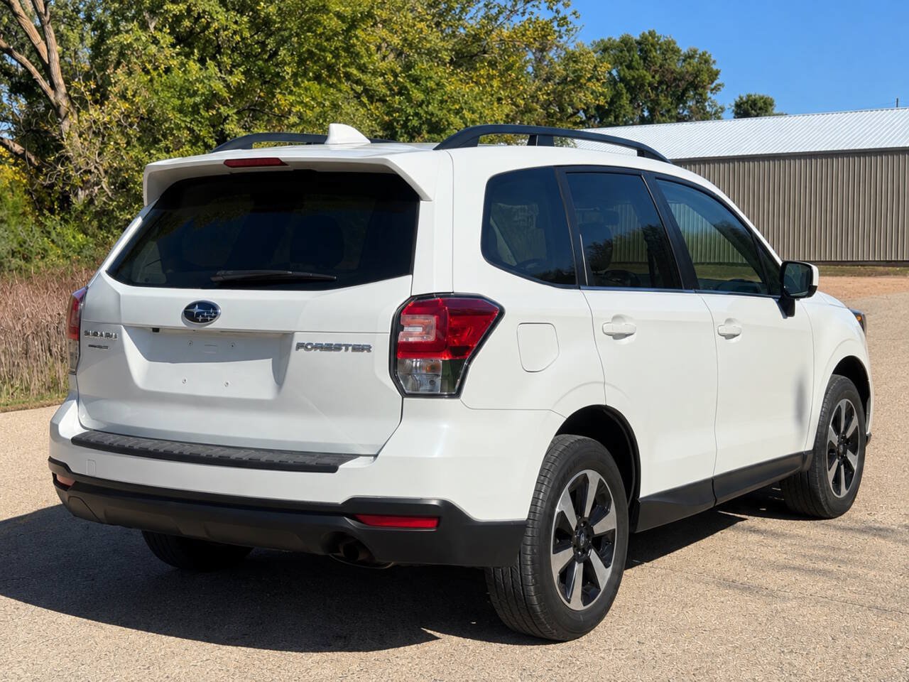 Used 2018 Subaru Forester 2.5i Limited AWD/4WD image 5