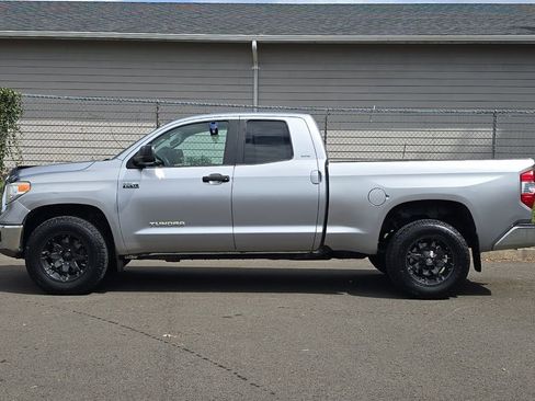Used 2014 Toyota Tundra SR5 AWD/4WD image 6