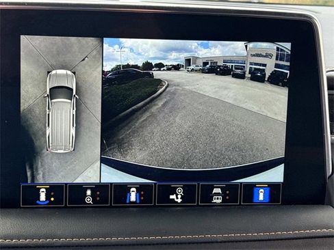 Used 2023 GMC Yukon AT4 w/ Technology Package image 27