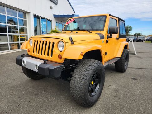 Used 2012 Jeep Wrangler Sahara AWD/4WD image 5