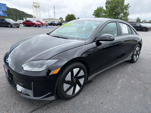 Used 2024 Hyundai Ioniq 6 SE RWD image 3