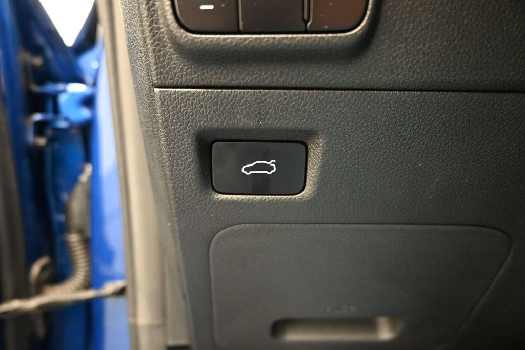 Used 2023 Kia K5 GT-Line AWD/4WD image 36