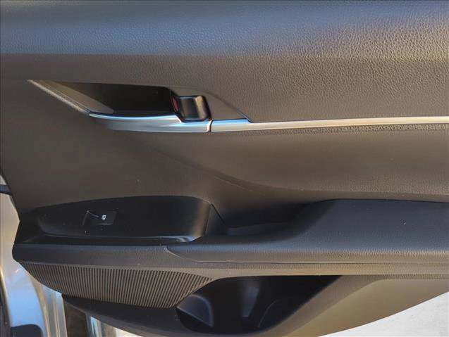 Used 2018 Toyota Camry SE w/ Convenience Package FWD image 22