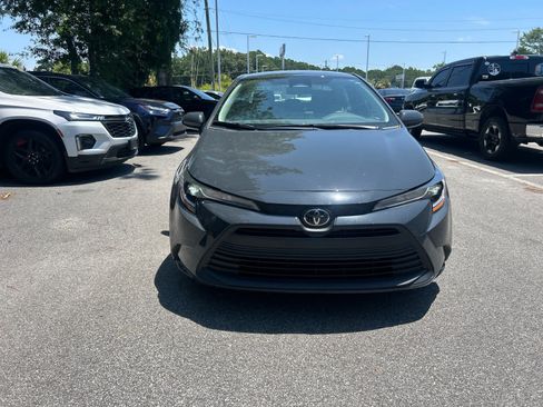 Used 2025 Toyota Corolla LE FWD image 7