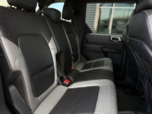 Used 2023 Ford Bronco Big Bend w/ Sasquatch Package AWD/4WD image 17