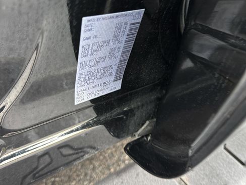 Used 2024 Nissan Titan PRO-4X w/ Pro-4x Convenience Package image 37