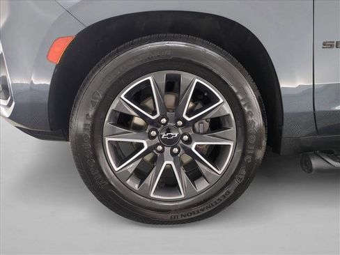Used 2021 Chevrolet Suburban Z71 w/ Z71 Off-Road Package AWD/4WD image 26