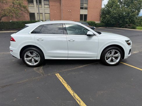 Used 2023 Audi Q8 Premium w/ Convenience Package AWD/4WD image 4