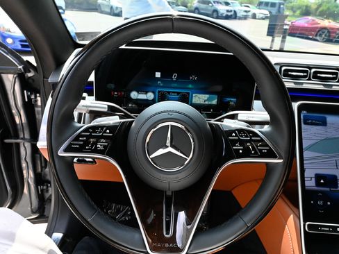 Used 2023 Mercedes-Benz Maybach S 680 4MATIC w/ Manufaktur Leather Package image 24