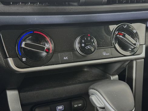 Used 2021 Kia Seltos S image 15