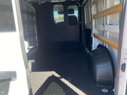 Used 2025 RAM ProMaster 2500 w/ U-Haul Equipment Group FWD image 8