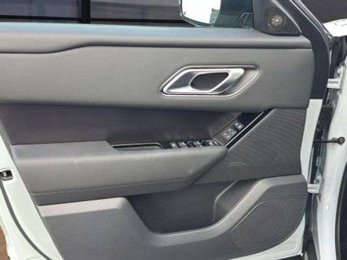 New 2026 Land Rover Range Rover Velar Dynamic SE image 24