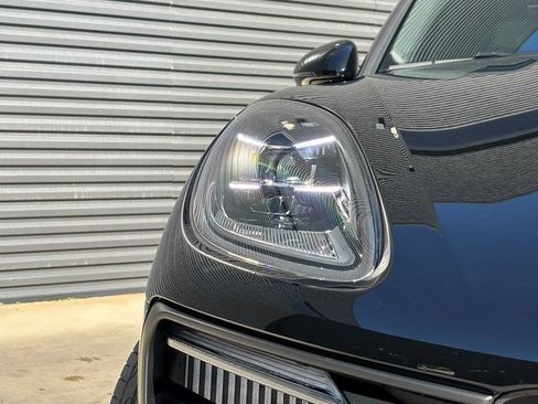 Certified 2026 Porsche Macan S AWD/4WD image 12